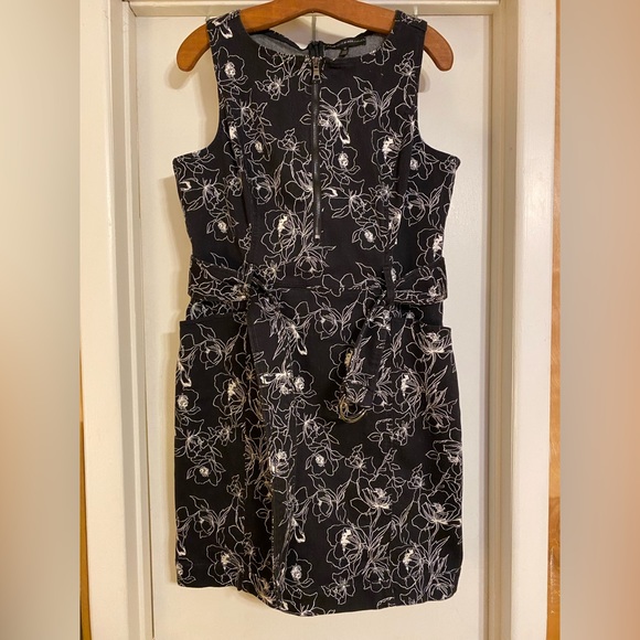White House black market Jean dress - Picture 3 of 6